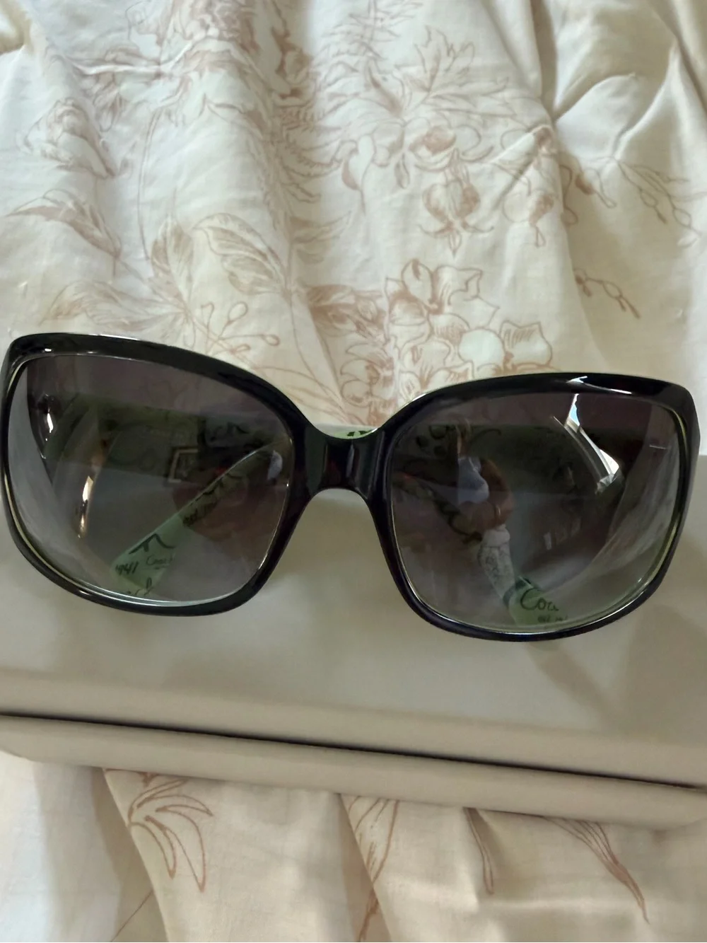 Authentic Coach Ginger Women's Black oversized Sunglasses S496